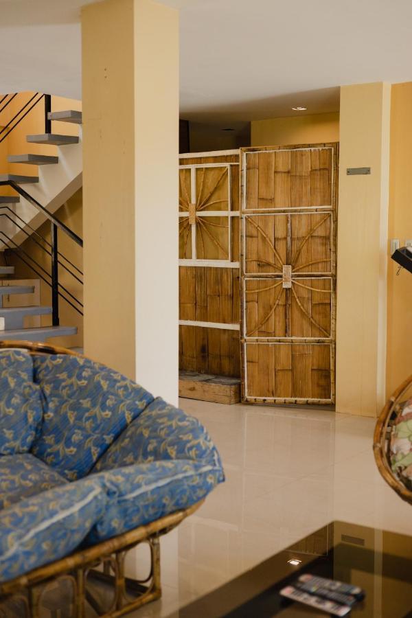 Amami Beachfront Villa With Private Beach Puerto Galera Eksteriør bilde