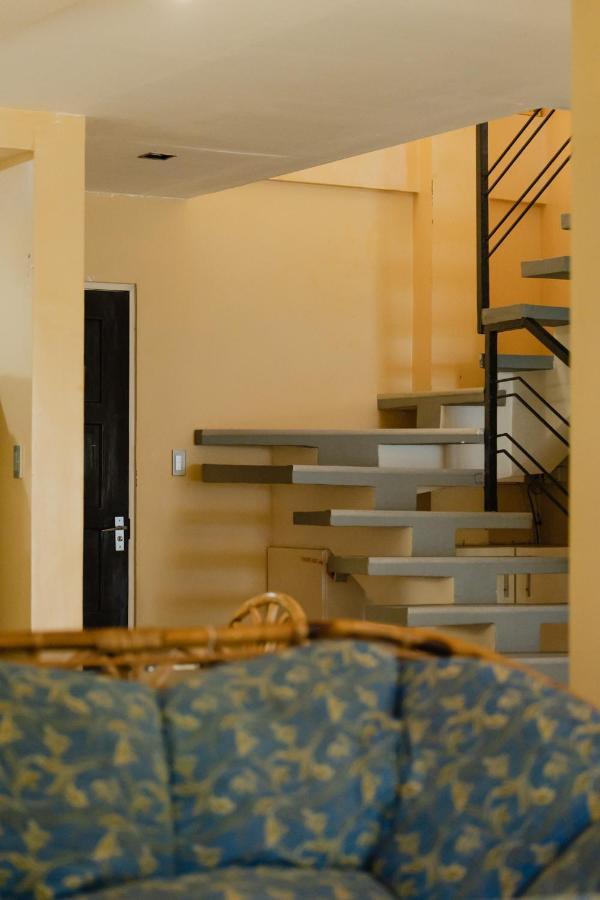 Amami Beachfront Villa With Private Beach Puerto Galera Eksteriør bilde