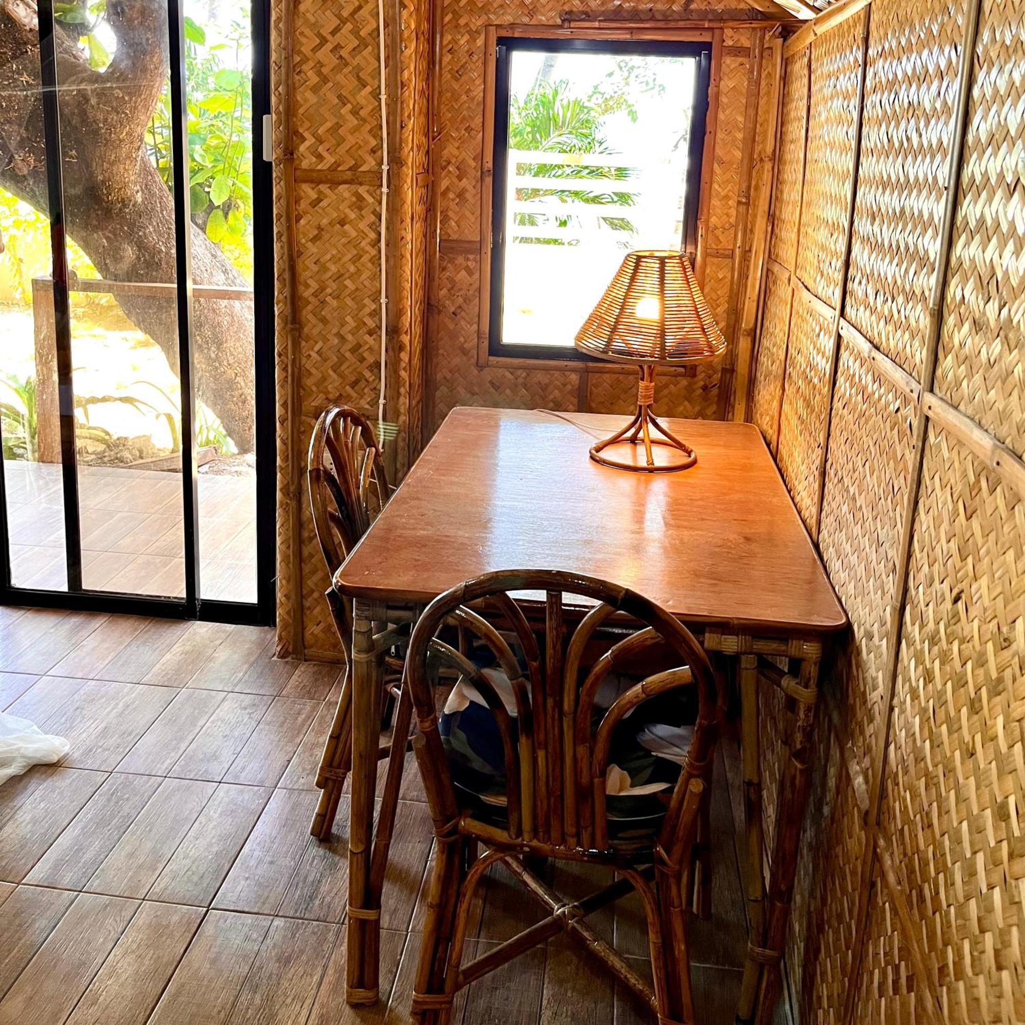 Amami Beachfront Villa With Private Beach Puerto Galera Eksteriør bilde