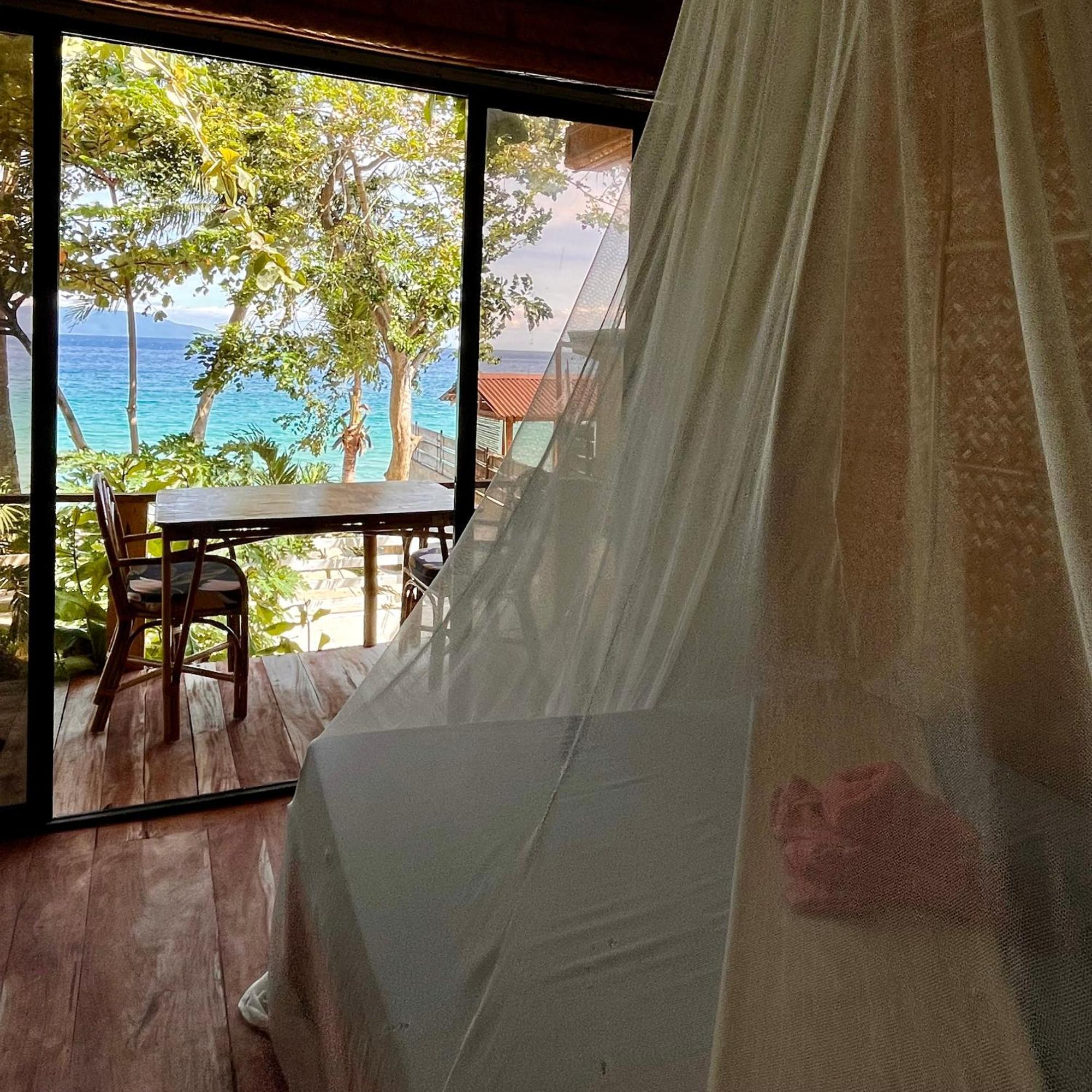 Amami Beachfront Villa With Private Beach Puerto Galera Eksteriør bilde