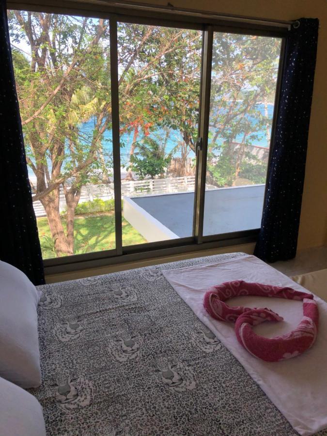Amami Beachfront Villa With Private Beach Puerto Galera Eksteriør bilde